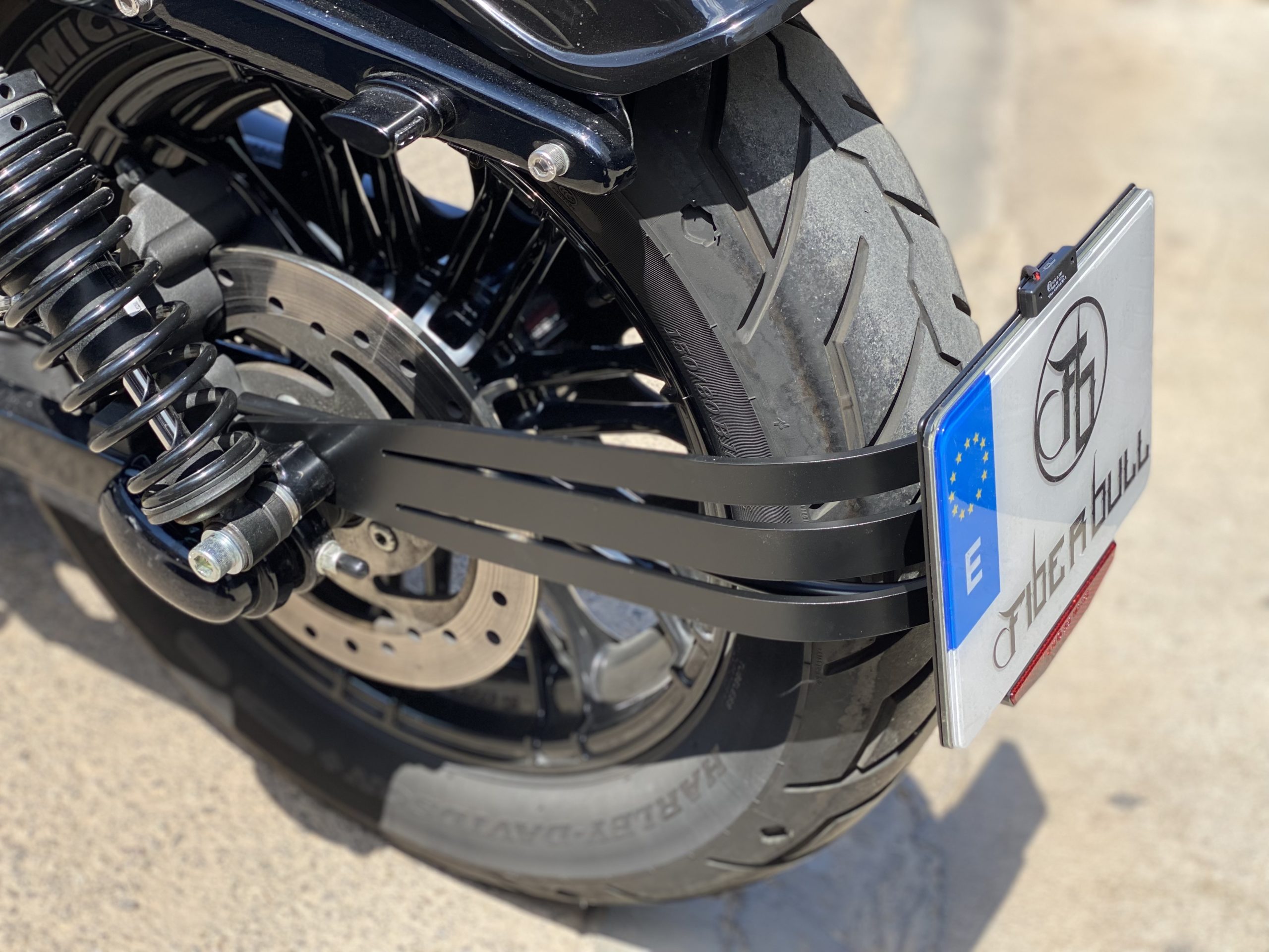 Movilizar inercia Traducción Soporte de matricula, portamatriculas para Harley Davidson Sportster modelo  Triple - Fiber Bull Motorcycles